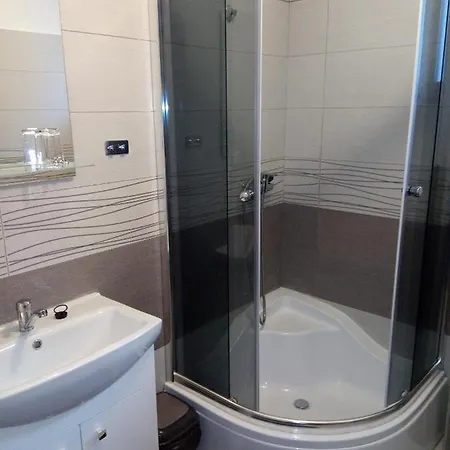 Drevenica Mak Oliver