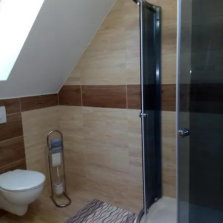 Drevenica Mak Oliver